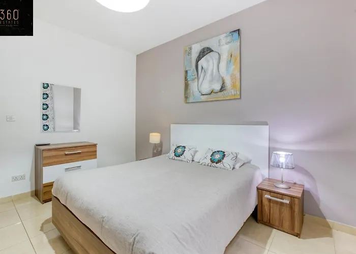 Charming Meters From The Seafront With Terrace By 360 Estates Apartamento St. Paul's Bay