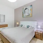 Charming Meters From The Seafront With Terrace By 360 Estates Appartamento St. Paul's Bay