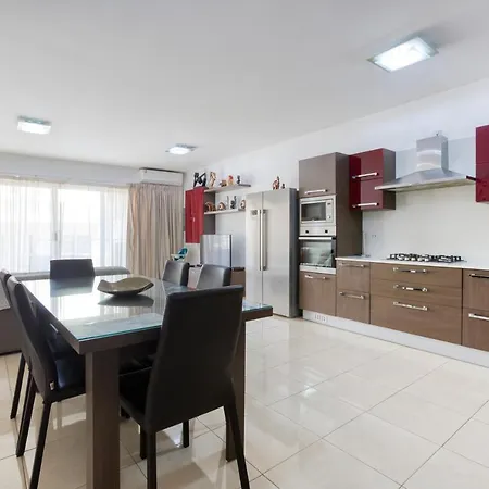 דירה Charming Meters From The Seafront With Terrace By 360 Estates