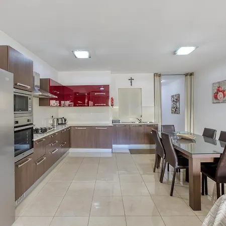 Apartment Charming Meters From The Seafront With Terrace By 360 Estates St. Paul's Bay