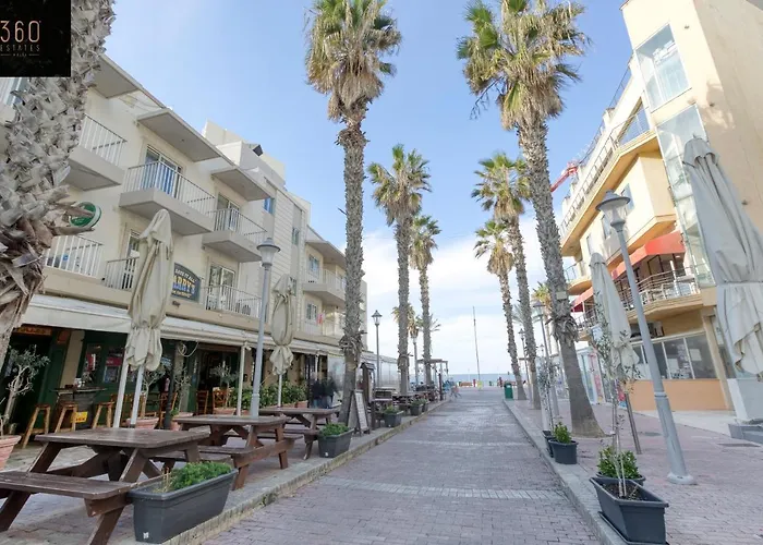 Apartman Charming Meters From The Seafront With Terrace By 360 Estates